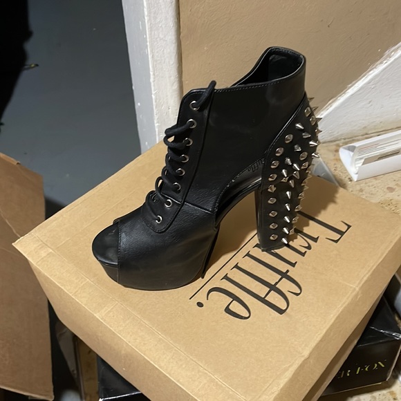 Slightly used spike platform peep toe heels - Picture 3 of 4